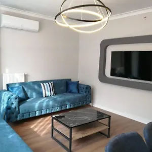 Sisli Apartment, 2 Bedrooms, 250 M Metro, New Modern شقة